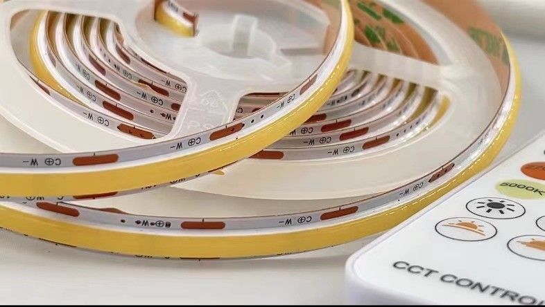 90 CRI COB 560leds CCT Đèn LED có thể tắt 8mm PCB Để tiết kiệm năng lượng Ánh sáng thân thiện với môi trường ở châu Âu