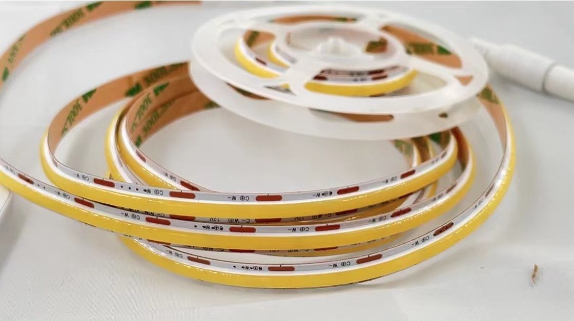 90 CRI COB 560leds CCT Đèn LED có thể tắt 8mm PCB Để tiết kiệm năng lượng Ánh sáng thân thiện với môi trường ở châu Âu